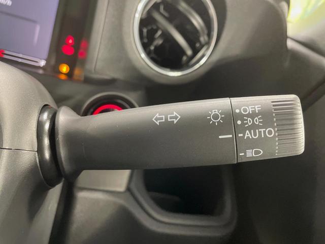 N-BOXカスタム ベースグレード 届出済未使用車 電動スライドドア バックカメラ 衝突被害軽減システム レーダークルーズ コーナーセンサー スマートキー LEDヘッド 純正14インチアルミ オートハイビーム 車線逸脱警報(40枚目)