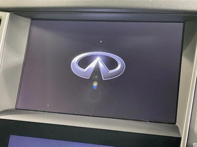 スカイライン 350GT ハイブリッド タイプP 純正ナビ 全周囲カメラ 衝突被害軽減システム レーダークルーズ 禁煙車 レザーシート ドラレコ コーナーセンサー スマートキー LEDヘッド ビルトインETC 純正18インチアルミ オートハイビーム(3枚目)