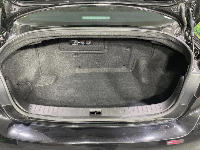 スカイライン 350GT ハイブリッド タイプP 純正ナビ 全周囲カメラ 衝突被害軽減システム レーダークルーズ 禁煙車 レザーシート ドラレコ コーナーセンサー スマートキー LEDヘッド ビルトインETC 純正18インチアルミ オートハイビーム(10枚目)