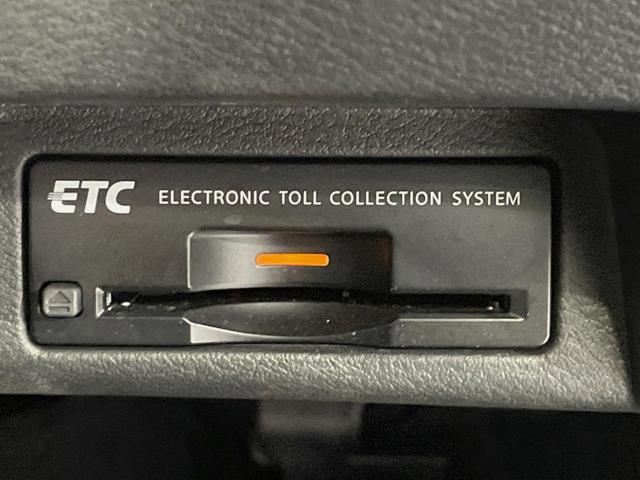 スカイライン 350GT ハイブリッド タイプP 純正ナビ 全周囲カメラ 衝突被害軽減システム レーダークルーズ 禁煙車 レザーシート ドラレコ コーナーセンサー スマートキー LEDヘッド ビルトインETC 純正18インチアルミ オートハイビーム(32枚目)