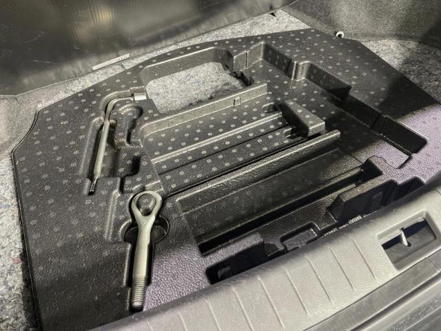 スカイライン 350GT ハイブリッド タイプP 純正ナビ 全周囲カメラ 衝突被害軽減システム レーダークルーズ 禁煙車 レザーシート ドラレコ コーナーセンサー スマートキー LEDヘッド ビルトインETC 純正18インチアルミ オートハイビーム(42枚目)