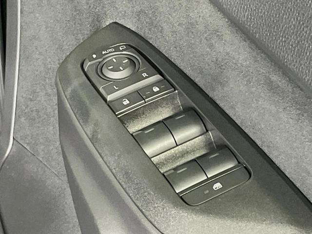 ヤリスクロス X ナビ付8型ディスプレイオーディオ バックカメラ 衝突被害軽減システム レーダークルーズ 禁煙 コーナーセンサー スマートキー ETC オートハイビーム パークアシスト 車線逸脱警報 Bluetooth(59枚目)