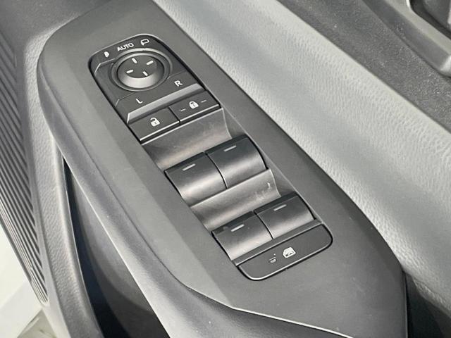 プリウス X 8インチナビ フルセグ バックカメラ 衝突被害軽減システム レーダークルーズ 禁煙車 ドラレコ コーナーセンサー スマートキー LEDヘッド ETC2.0 オートハイビーム 車線逸脱警報(59枚目)