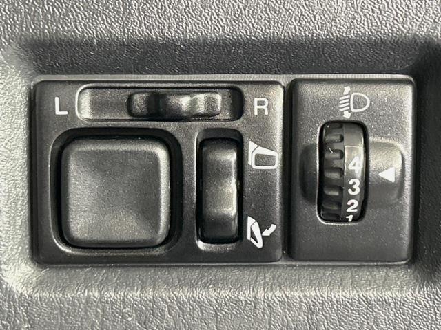 ジムニー クロスアドベンチャー　４ＷＤ　ターボ　メモリーナビ　禁煙車　シートヒーター　ＥＴＣ　純正１６インチアルミ　ＣＤ　ＤＶＤ再生　フルセグ（50枚目）