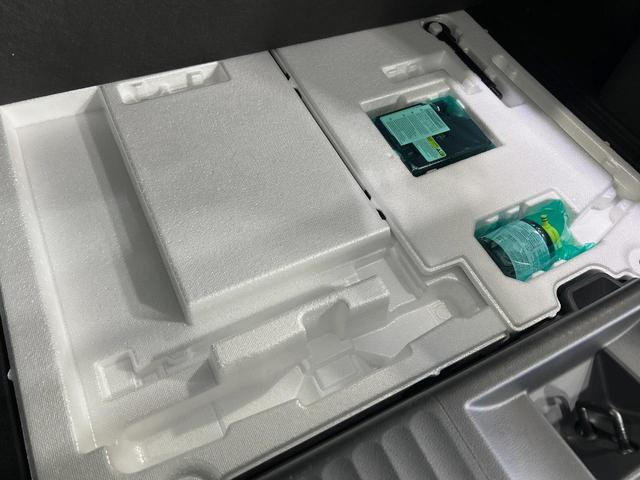 プリウス Ｚ　モデリスタエアロ　全周囲カメラ　純正１２型ナビ　衝突軽減　レーダークルーズ　禁煙　前席シートエアコン　パワーシート　ブラインドスポットモニター　ＬＥＤヘッド　ビルトインＥＴＣ　純正１９インチアルミ（43枚目）