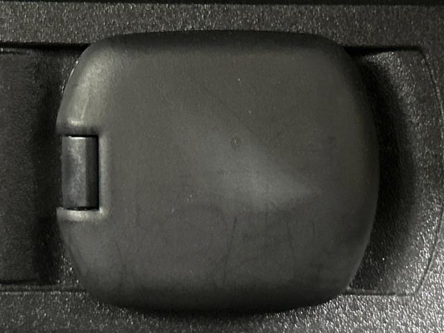 プリウス Ｚ　モデリスタエアロ　全周囲カメラ　純正１２型ナビ　衝突軽減　レーダークルーズ　禁煙　前席シートエアコン　パワーシート　ブラインドスポットモニター　ＬＥＤヘッド　ビルトインＥＴＣ　純正１９インチアルミ（49枚目）