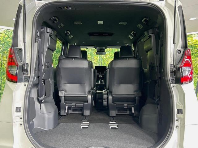 ノア Ｓ－Ｚ　両側電動ドア　純正１０．５インチナビ　バックカメラ　衝突被害軽減システム　レーダークルーズ　禁煙車　コーナーセンサー　スマートキー　ＬＥＤヘッド　ＥＴＣ　純正１７インチアルミ　オートハイビーム（11枚目）