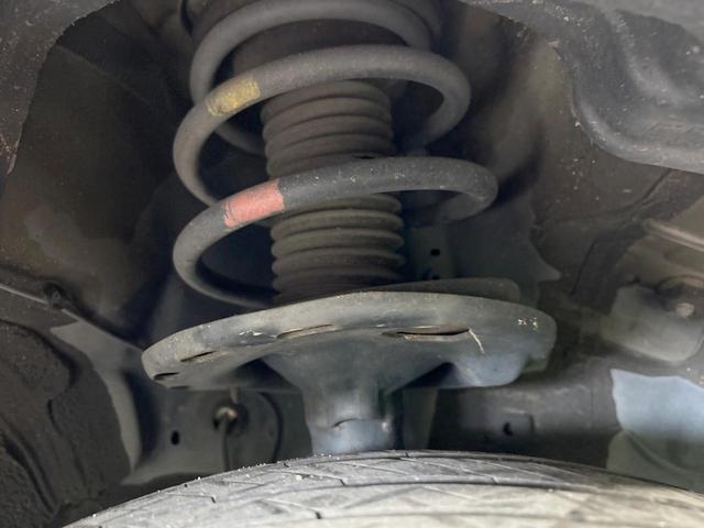 エスティマ アエラス　両側電動ドア　純正ナビ　バックカメラ　禁煙車　スマートキー　ＨＩＤヘッド　ビルトインＥＴＣ　クルコン　純正１８インチアルミ　オートライト　デュアルエアコン　Ｂｌｕｅｔｏｏｔｈ　ＣＤ　ＤＶＤ再生（22枚目）