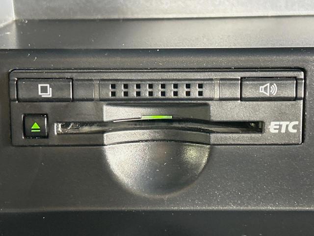 エスティマ アエラス　両側電動ドア　純正ナビ　バックカメラ　禁煙車　スマートキー　ＨＩＤヘッド　ビルトインＥＴＣ　クルコン　純正１８インチアルミ　オートライト　デュアルエアコン　Ｂｌｕｅｔｏｏｔｈ　ＣＤ　ＤＶＤ再生（29枚目）