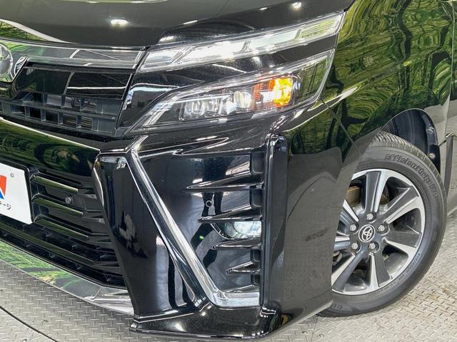 ヴォクシー ＺＳ　煌ＩＩＩ　両側電動ドア　純正９型ナビ　後席モニター　バックカメラ　衝突軽減　禁煙車　ドラレコ　コーナーセンサー　スマートキー　ＬＥＤヘッド　ビルトインＥＴＣ　クルコン　純正１６インチアルミ　オートハイビーム（12枚目）