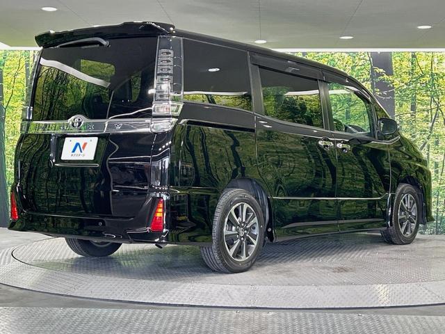 ヴォクシー ＺＳ　煌ＩＩＩ　両側電動ドア　純正９型ナビ　後席モニター　バックカメラ　衝突軽減　禁煙車　ドラレコ　コーナーセンサー　スマートキー　ＬＥＤヘッド　ビルトインＥＴＣ　クルコン　純正１６インチアルミ　オートハイビーム（17枚目）