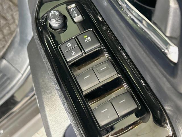 ヴォクシー ＺＳ　煌ＩＩＩ　両側電動ドア　純正９型ナビ　後席モニター　バックカメラ　衝突軽減　禁煙車　ドラレコ　コーナーセンサー　スマートキー　ＬＥＤヘッド　ビルトインＥＴＣ　クルコン　純正１６インチアルミ　オートハイビーム（25枚目）