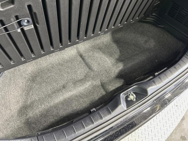 ヴォクシー ＺＳ　煌ＩＩＩ　両側電動ドア　純正９型ナビ　後席モニター　バックカメラ　衝突軽減　禁煙車　ドラレコ　コーナーセンサー　スマートキー　ＬＥＤヘッド　ビルトインＥＴＣ　クルコン　純正１６インチアルミ　オートハイビーム（31枚目）