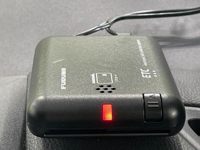 ヤリスクロス Ｘ　バックカメラ　衝突被害軽減システム　レーダークルーズ　禁煙車　ドラレコ　コーナーセンサー　スマートキー　オートハイビーム　車線逸脱警報　オートライト　Ｂｌｕｅｔｏｏｔｈ　フルセグ（7枚目）