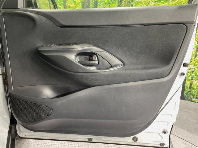 ヤリスクロス Ｘ　バックカメラ　衝突被害軽減システム　レーダークルーズ　禁煙車　ドラレコ　コーナーセンサー　スマートキー　オートハイビーム　車線逸脱警報　オートライト　Ｂｌｕｅｔｏｏｔｈ　フルセグ（35枚目）