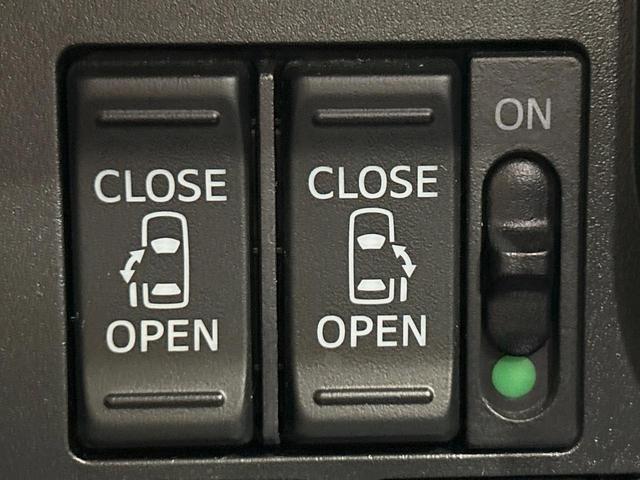 ルーミー カスタムＧ　Ｓ　両側電動ドア　純正ＳＤナビ　バックカメラ　衝突被害軽減システム　禁煙車　コーナーセンサー　スマートキー　ＬＥＤヘッド　ビルトインＥＴＣ　クルコン　純正１４インチアルミ　車線逸脱警報　オートライト（3枚目）