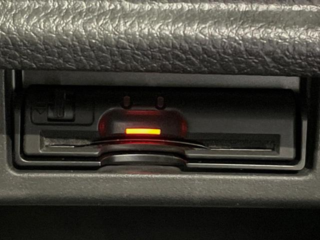 エルグランド ２５０ハイウェイスターＳ　両側電動ドア　ＳＤナビ　後席モニター　バックカメラ　禁煙車　電動リアゲート　ハーフレザーシート　ドラレコ　スマートキー　ＬＥＤヘッド　ビルトインＥＴＣ　クルコン　純正１８インチアルミ　オートライト（7枚目）