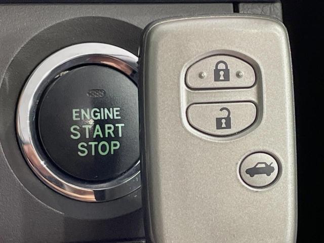 クラウン 2.5アスリート ナビパッケージ 純正8インチナビ バックカメラ 禁煙車 電動リアゲート コーナーセンサー スマートキー HIDヘッド ETC クルコン 純正18インチアルミ オートライト デュアルエアコン CD(7枚目)