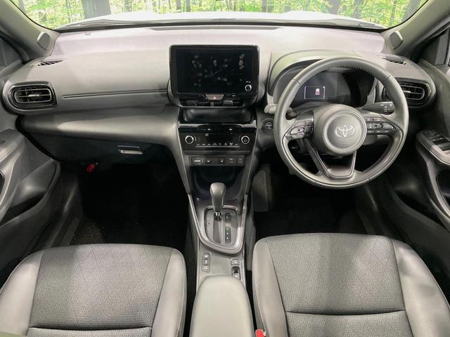 ヤリスクロス ハイブリッドＺ　ナビ付ディスプレイオーディオ　全周囲カメラ　衝突被害軽減システム　レーダークルーズ　パワーシート　コーナーセンサー　スマートキー　ＬＥＤヘッド　ＥＴＣ２．０　オートハイビーム　車線逸脱警報（2枚目）