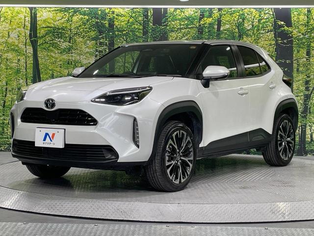 ヤリスクロス ハイブリッドＺ　ナビ付ディスプレイオーディオ　全周囲カメラ　衝突被害軽減システム　レーダークルーズ　パワーシート　コーナーセンサー　スマートキー　ＬＥＤヘッド　ＥＴＣ２．０　オートハイビーム　車線逸脱警報（24枚目）