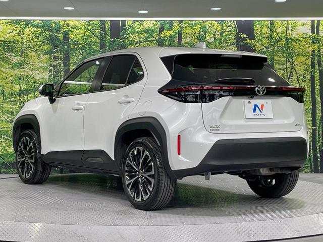 ヤリスクロス ハイブリッドＺ　ナビ付ディスプレイオーディオ　全周囲カメラ　衝突被害軽減システム　レーダークルーズ　パワーシート　コーナーセンサー　スマートキー　ＬＥＤヘッド　ＥＴＣ２．０　オートハイビーム　車線逸脱警報（25枚目）