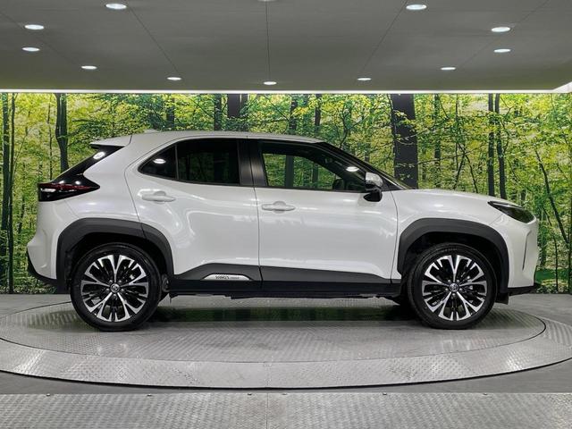 ヤリスクロス ハイブリッドＺ　ナビ付ディスプレイオーディオ　全周囲カメラ　衝突被害軽減システム　レーダークルーズ　パワーシート　コーナーセンサー　スマートキー　ＬＥＤヘッド　ＥＴＣ２．０　オートハイビーム　車線逸脱警報（26枚目）