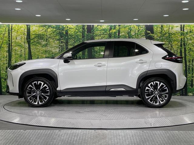 ヤリスクロス ハイブリッドＺ　ナビ付ディスプレイオーディオ　全周囲カメラ　衝突被害軽減システム　レーダークルーズ　パワーシート　コーナーセンサー　スマートキー　ＬＥＤヘッド　ＥＴＣ２．０　オートハイビーム　車線逸脱警報（27枚目）