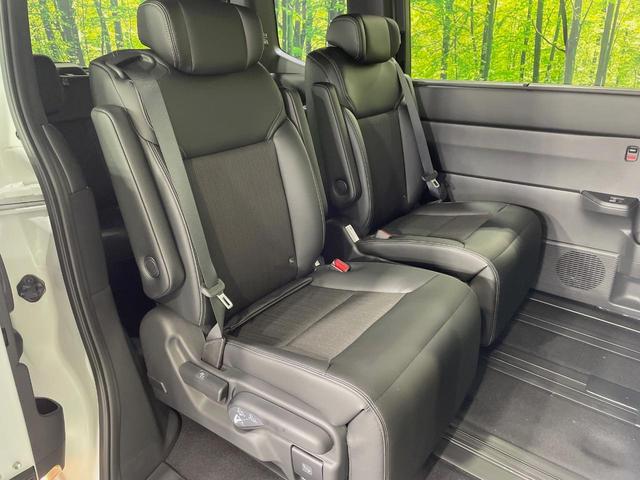 ステップワゴン ｅ：ＨＥＶスパーダ　登録済未使用車　両側電動ドア　純正１１．４インチナビ　バックカメラ　衝突被害軽減システム　レーダークルーズ　電動リアゲート　コーナーセンサー　スマートキー　ＬＥＤヘッド　純正１６インチアルミ（9枚目）