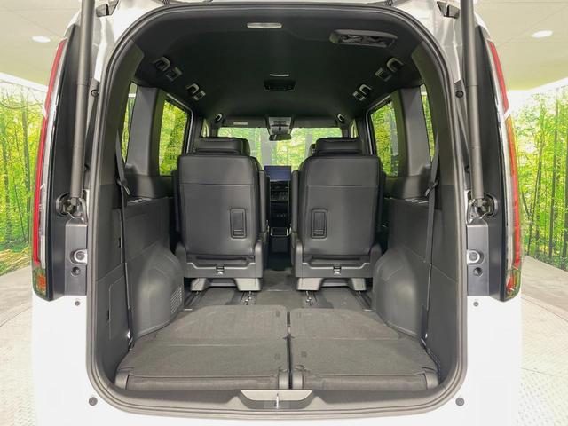 ステップワゴン ｅ：ＨＥＶスパーダ　登録済未使用車　両側電動ドア　純正１１．４インチナビ　バックカメラ　衝突被害軽減システム　レーダークルーズ　電動リアゲート　コーナーセンサー　スマートキー　ＬＥＤヘッド　純正１６インチアルミ（11枚目）