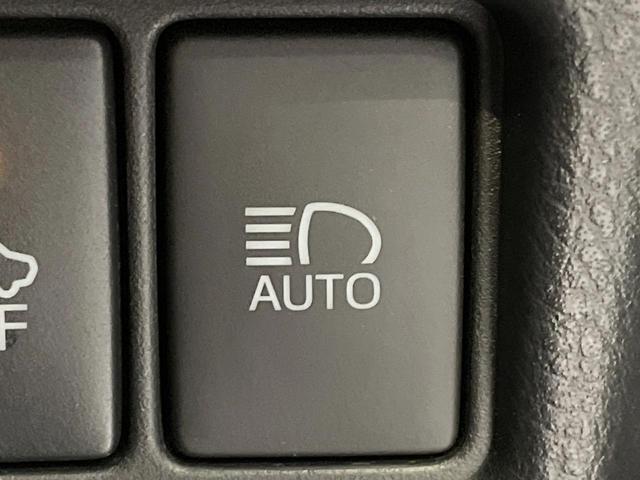 C-HR G 純正SDナビ バックカメラ 衝突被害軽減システム レーダークルーズ 禁煙車 シートヒーター コーナーセンサー スマートキー LEDヘッド ETC 純正18インチアルミ オートハイビーム 車線逸脱警報(47枚目)