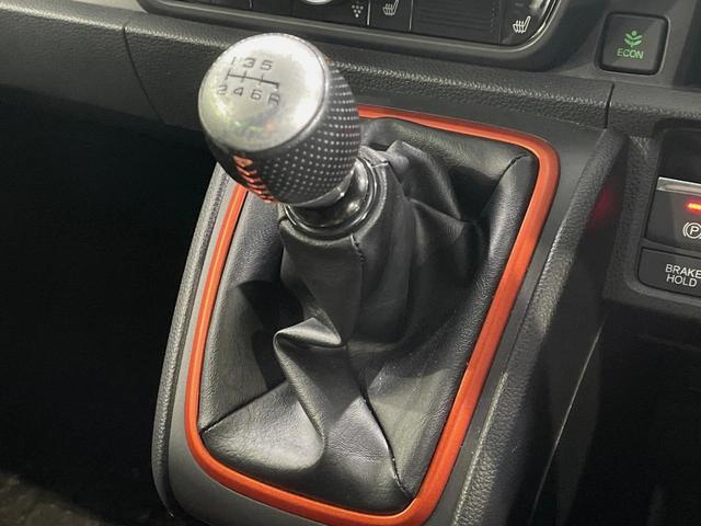 Ｎ－ＯＮＥ ＲＳ　６速ＭＴ車　純正ＳＤナビ　バックカメラ　衝突被害軽減システム　レーダークルーズ　禁煙車　シートヒーター　コーナーセンサー　スマートキー　ＬＥＤヘッド　ビルトインＥＴＣ　純正１５インチアルミ（3枚目）