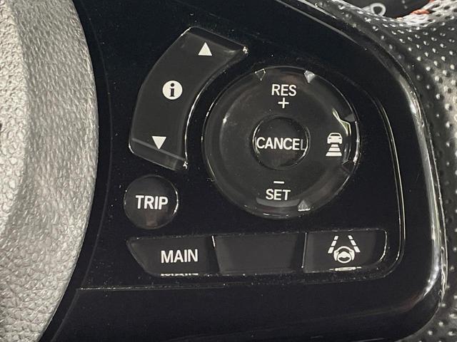 Ｎ－ＯＮＥ ＲＳ　６速ＭＴ車　純正ＳＤナビ　バックカメラ　衝突被害軽減システム　レーダークルーズ　禁煙車　シートヒーター　コーナーセンサー　スマートキー　ＬＥＤヘッド　ビルトインＥＴＣ　純正１５インチアルミ（7枚目）