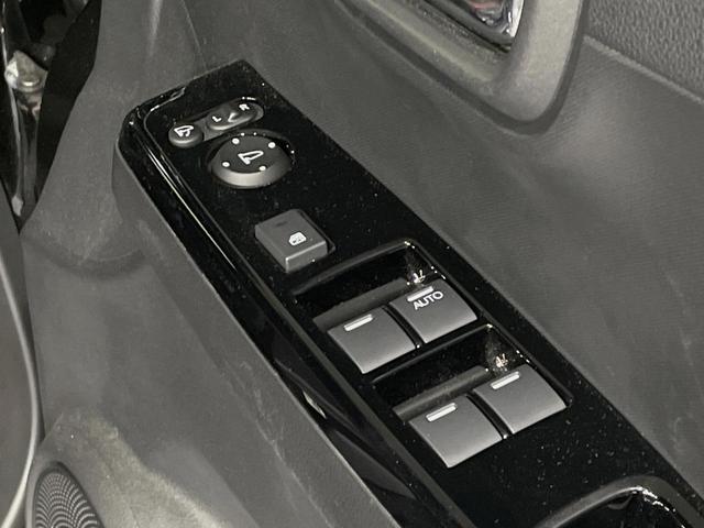 Ｎ－ＯＮＥ ＲＳ　６速ＭＴ車　純正ＳＤナビ　バックカメラ　衝突被害軽減システム　レーダークルーズ　禁煙車　シートヒーター　コーナーセンサー　スマートキー　ＬＥＤヘッド　ビルトインＥＴＣ　純正１５インチアルミ（39枚目）