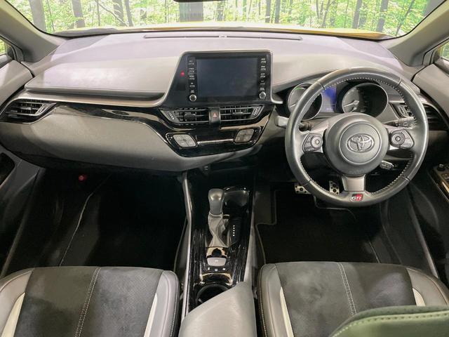 C-HR S GRスポーツ 8インチディスプレイオーディオ 2トーンカラー 全周囲カメラ 衝突被害軽減システム レーダークルーズ 禁煙車 ドラレコ コーナーセンサー スマートキー LEDヘッド ビルトインETC オートハイビーム(2枚目)