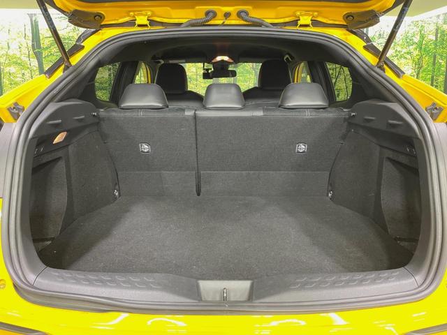 C-HR S GRスポーツ 8インチディスプレイオーディオ 2トーンカラー 全周囲カメラ 衝突被害軽減システム レーダークルーズ 禁煙車 ドラレコ コーナーセンサー スマートキー LEDヘッド ビルトインETC オートハイビーム(10枚目)