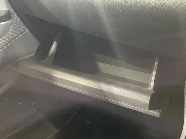 C-HR S GRスポーツ 8インチディスプレイオーディオ 2トーンカラー 全周囲カメラ 衝突被害軽減システム レーダークルーズ 禁煙車 ドラレコ コーナーセンサー スマートキー LEDヘッド ビルトインETC オートハイビーム(49枚目)