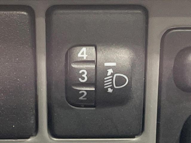 プリウス S SDナビ バックカメラ スマートキー ビルトインETC 純正15インチアルミ オートライト オートエアコン CD DVD再生 フルセグ LEDフォグ(55枚目)