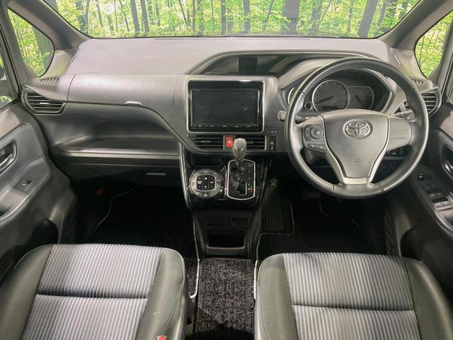 ヴォクシー ＺＳ　煌ＩＩ　両側電動スライドドア　純正９型ナビ　後席モニター　バックカメラ　衝突被害軽減システム　ドラレコ　スマートキー　ＬＥＤヘッド　ビルトインＥＴＣ　純正１６インチアルミ　オートハイビーム　車線逸脱警報（2枚目）