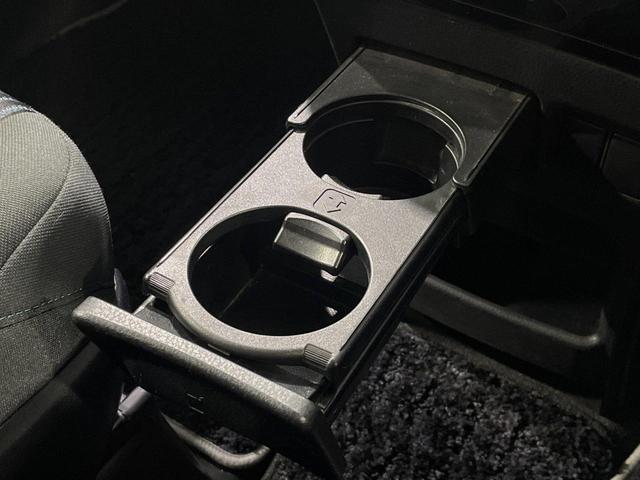 ヴォクシー ＺＳ　煌ＩＩ　両側電動スライドドア　純正９型ナビ　後席モニター　バックカメラ　衝突被害軽減システム　ドラレコ　スマートキー　ＬＥＤヘッド　ビルトインＥＴＣ　純正１６インチアルミ　オートハイビーム　車線逸脱警報（48枚目）