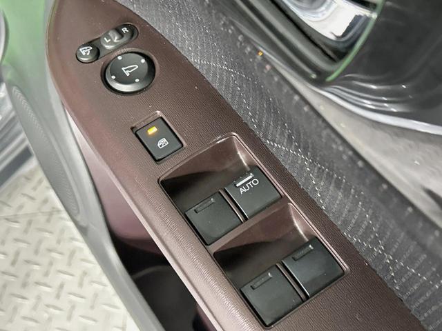 Ｎ－ＯＮＥ プレミアム　ツアラー　ターボ　スマートキー　ＨＩＤヘッド　ＥＴＣ　オートライト　オートエアコン　純正１４インチアルミ　純正オーディオ　ベンチシート　フォグランプ（27枚目）