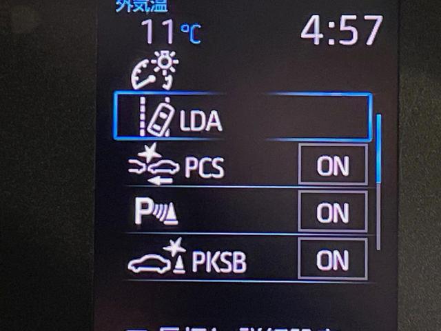ヤリス Ｘ　ナビ付ディスプレイオーディオ　バックカメラ　セーフティセンス　コーナーセンサー　スマートキー　ＥＴＣ　オートハイビーム　車線逸脱警報　オートライト　Ｂｌｕｅｔｏｏｔｈ（5枚目）