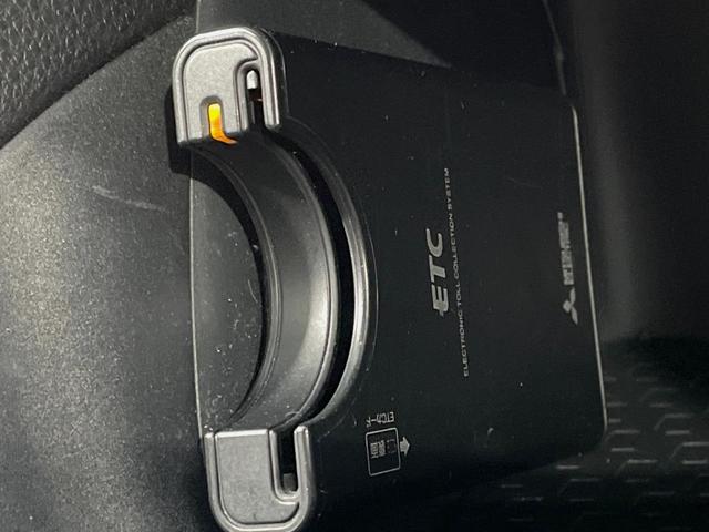 ヤリス Ｘ　ナビ付ディスプレイオーディオ　バックカメラ　セーフティセンス　コーナーセンサー　スマートキー　ＥＴＣ　オートハイビーム　車線逸脱警報　オートライト　Ｂｌｕｅｔｏｏｔｈ（6枚目）