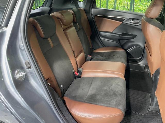 フィットハイブリッド Ｌ　ホンダセンシング　純正ＳＤナビ　バックカメラ　衝突被害軽減システム　レーダークルーズ　ドラレコ　スマートキー　ＬＥＤヘッド　ビルトインＥＴＣ　純正１５インチアルミ　車線逸脱警報　オートライト　寒冷地仕様（9枚目）