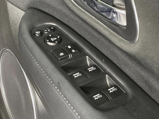 ヴェゼル ハイブリッドＺ・ホンダセンシング　純正ＳＤナビ　バックカメラ　寒冷地仕様　衝突被害軽減システム　ドラレコ　スマートキー　ＬＥＤヘッド　ルーフレール　ビルトインＥＴＣ　純正１７インチアルミ　車線逸脱警報　オートライト（24枚目）