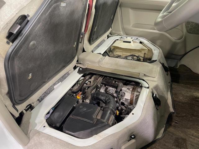 エブリイワゴン ＰＺターボスペシャル　両側電動スライドドア　１０型ナビ　バックカメラ　衝突軽減システム　電動サイドステップ　１００Ｖ電源　シートヒーター　ドラレコ　コーナーセンサー　スマートキー　ＨＩＤヘッド　ＥＴＣ　純正１４インチアルミ（18枚目）