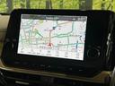 【メーカー9型ナビ】インテリアに溶け込むスタイリッシュな「専用設計」メーカーナビを装備♪視認性や操作性など基本性能にも優れ、より上質なカーライフをお楽しみいただけます。