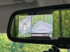 【エマージェンシーブレーキ】走行中に前方の車両等を認識し、衝突しそうな時は警報とブレーキで衝突回避と被害軽減をアシスト。より安全にドライブをお楽しみいただけます。 4