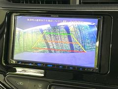 【バックカメラ】駐車時に後方がリアルタイム映像で確認できます。大型商業施設や立体駐車場での駐車時や、夜間のバック時に大活躍！運転スキルに関わらず、今や必須となった装備のひとつです！ 5