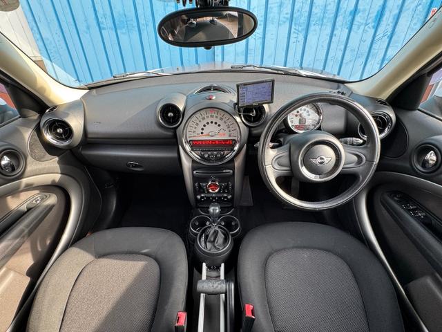 ＭＩＮＩ クーパー　クロスオーバー　ユーザー買取車両　ポータブルナビ　３６０度ドライブレコーダー　ＥＴＣ　ＰＵＳＨスタートボタン　ルーフレール　ドアバイザー　ボディーデカール　純正フロアマット　スペアキー有　禁煙車　記録簿（22枚目）