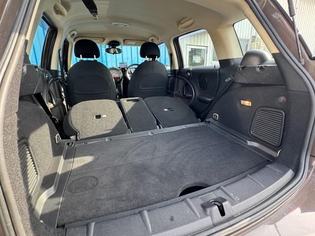 ＭＩＮＩ クーパー　クロスオーバー　ユーザー買取車両　ポータブルナビ　３６０度ドライブレコーダー　ＥＴＣ　ＰＵＳＨスタートボタン　ルーフレール　ドアバイザー　ボディーデカール　純正フロアマット　スペアキー有　禁煙車　記録簿（52枚目）